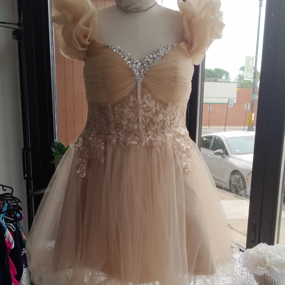 Elegant Cream Kids Dress with Floral Embellishments